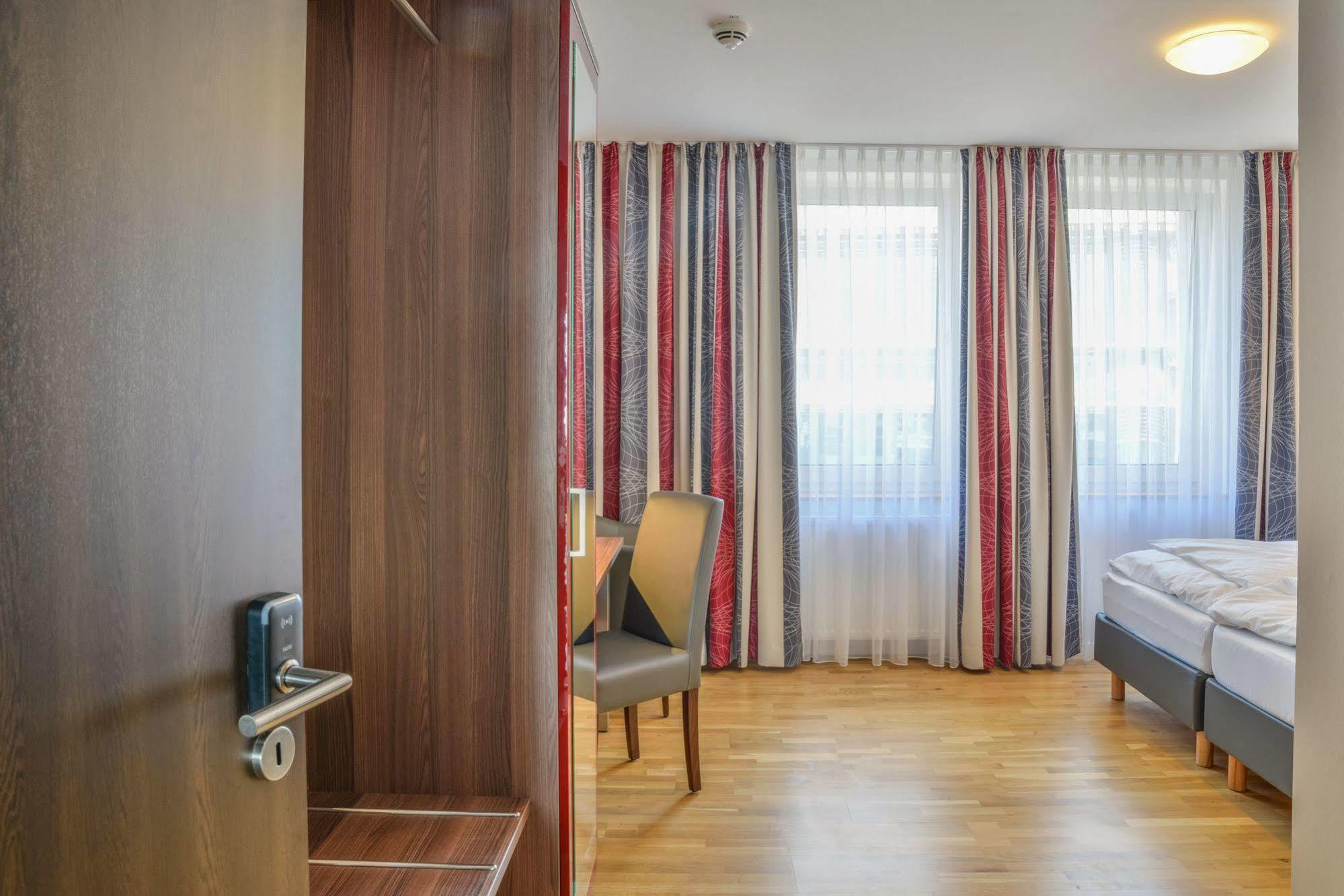 City Hotel Вецлар Экстерьер фото