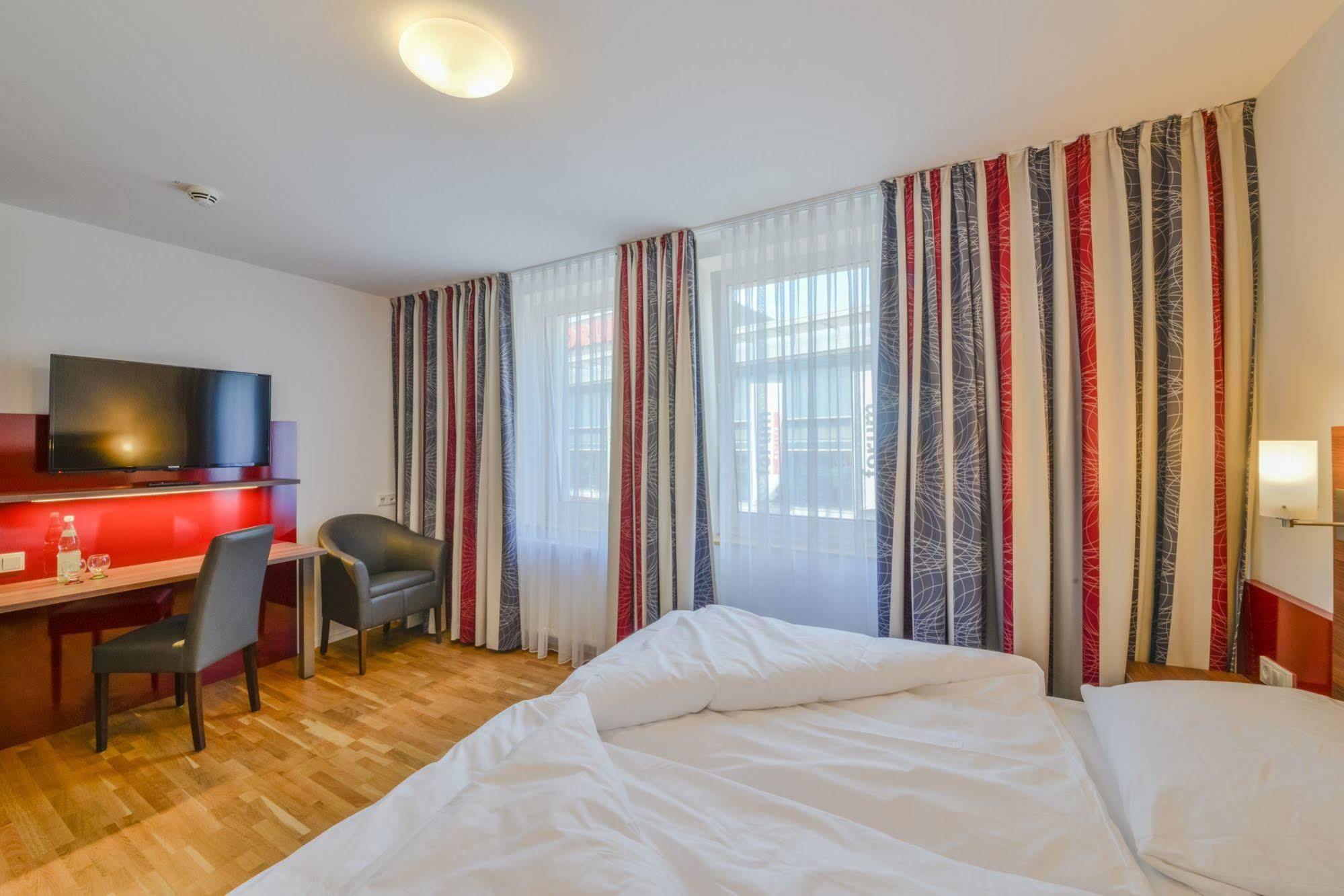 City Hotel Вецлар Экстерьер фото