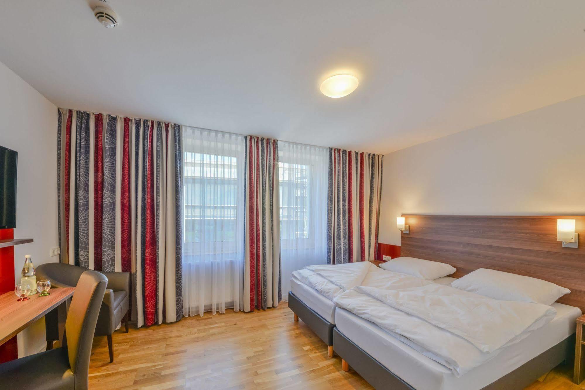 City Hotel Вецлар Экстерьер фото